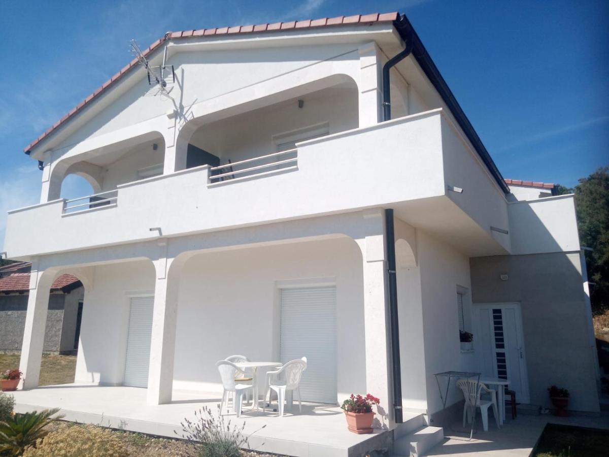 Apartmani Sol Vlasici 帕格 外观 照片